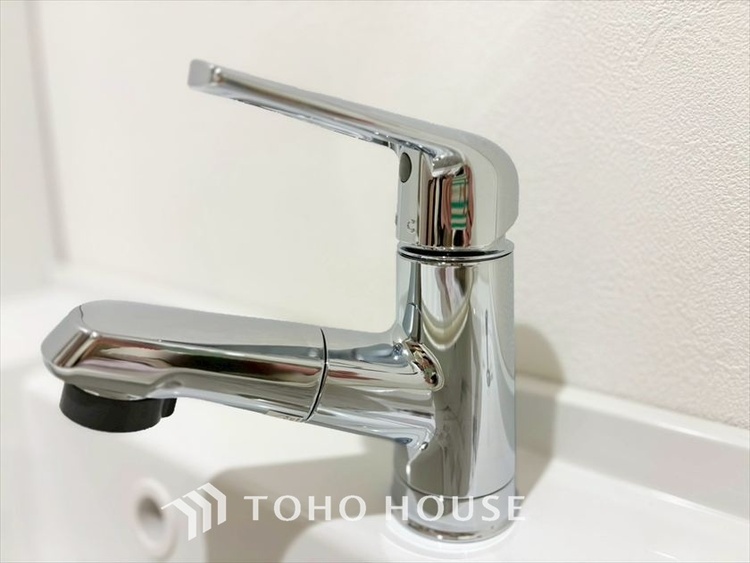 洗面 【WASHROOM】◆快適◆煌びやかな暮らしの中にも忘れたくない快適さ。大きな収納が助けてくれます。