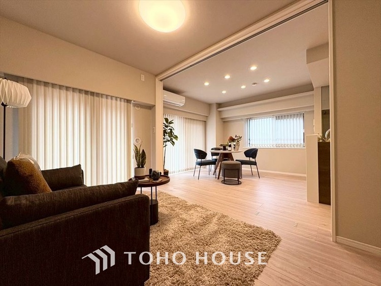 内装 【LIVING】◆住む喜び、楽しさ、感動◆を君と共有したい。いつまでもずっと家族を見渡せるこの広い空間で。