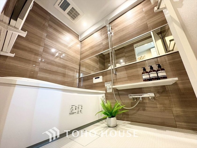 風呂 【BATHROOM】◆プライベートな空間◆simpleだからrelaxできるんです。こころもからだもキレイさっぱり。