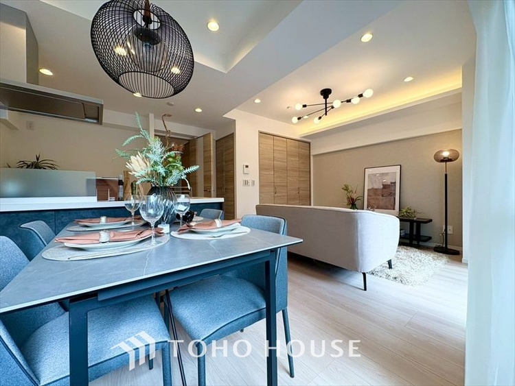 内装 【LIVING】◆住む喜び、楽しさ、感動◆を君と共有したい。いつまでもずっと家族を見渡せるこの広い空間で。