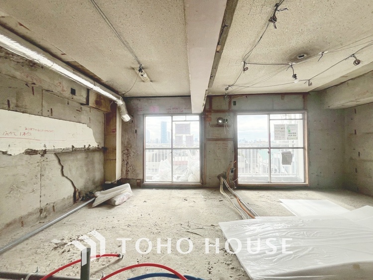 内装 現在改装中◆Sunshine◆光が燦々と入り、いるだけで気持ちいい。「開放的でゆとりあるお部屋です。」