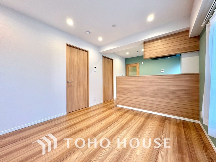 内装 【LIVING】◆眩い◆光が燦々と入り、家族の笑顔を照らす。「いつまでも続いて」と願う夢のような毎日がここにある。