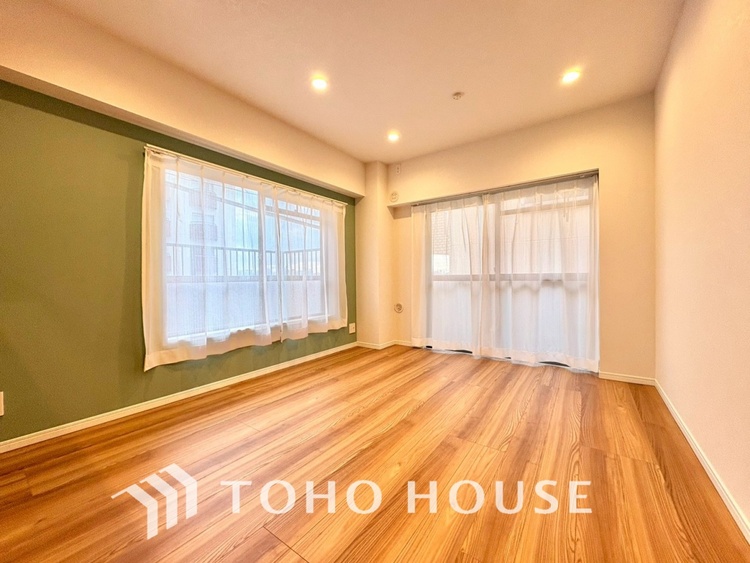 内装 【LIVING】◆陽光◆が差し込む。この開放的なLDKに家族の笑顔が集う。家族が一緒に過ごす空間は明るく、そして居心地よく。