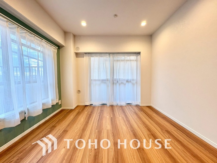 内装 【LIVING】◆扉を◆開くとこの景色。家族の”おかえり”の声が聞こえてきそう。