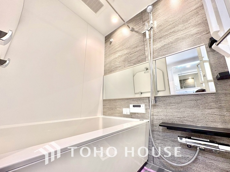 風呂 【BATHROOM】◆プライベートな空間◆simpleだからrelaxできるんです。こころもからだもキレイさっぱり。