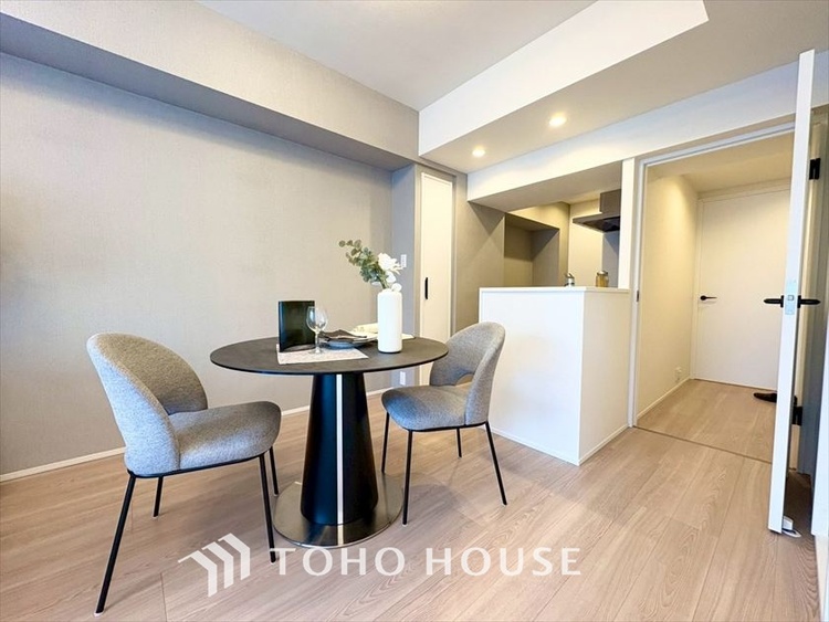 内装 【LIVING】◆眩い◆光が燦々と入り、家族の笑顔を照らす。「いつまでも続いて」と願う夢のような毎日がここにある。