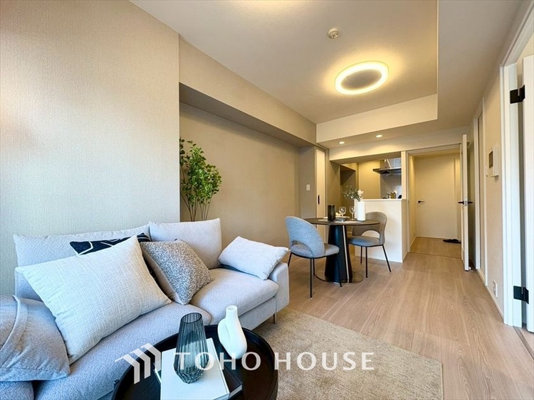 内装 【LIVING】◆陽光◆が差し込む。この開放的なLDKに家族の笑顔が集う。家族が一緒に過ごす空間は明るく、そして居心地よく。