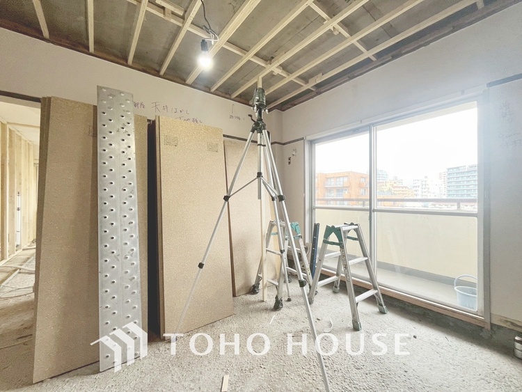 内装 現在改装中◆Sunshine◆光が燦々と入り、いるだけで気持ちいい。「開放的でゆとりあるお部屋です。」