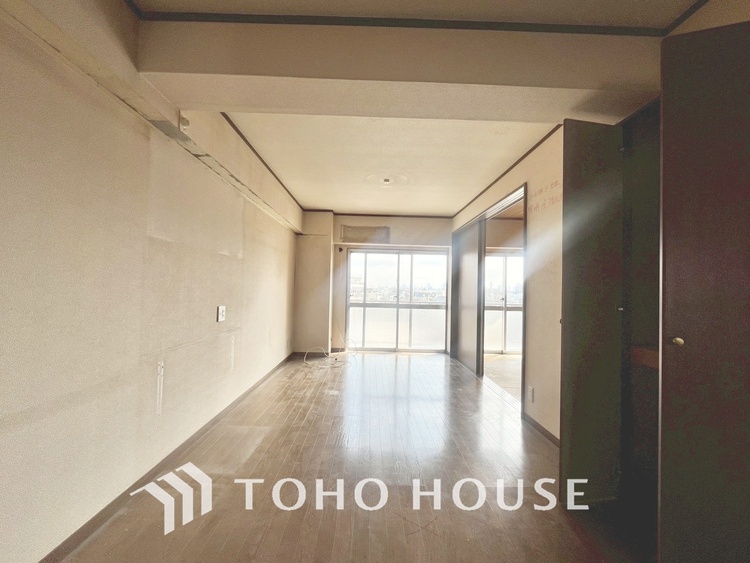 内装 現在改装中◆煌びやか◆愛おしい家族との団欒の時間をより一層幸せなものに感じさせる煌びやかなLDK。輝かしい毎日が待っています。