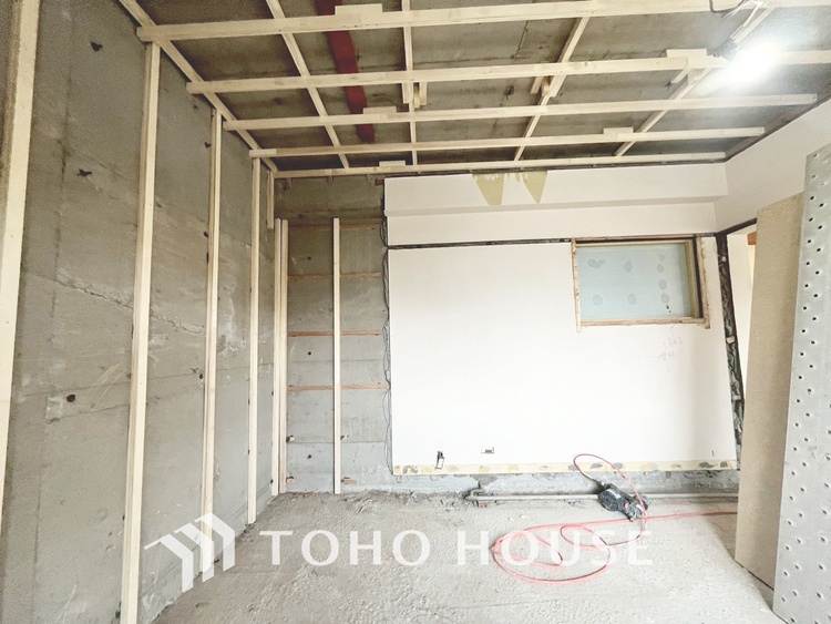 キッチン 現在改装中◆ワクワク◆開放的で機能性も高いシステムキッチン。お子様は毎日のご飯にワクワク！