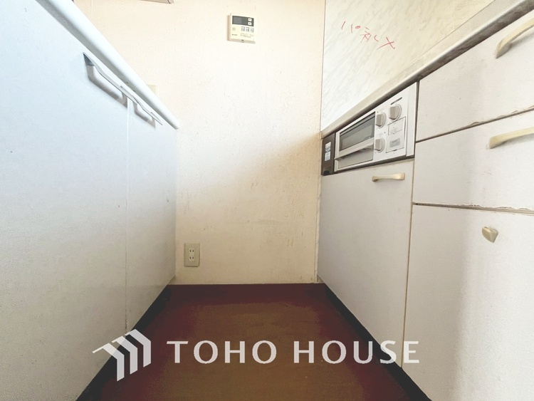 キッチン 現在改装中◆ワクワク◆開放的で機能性も高いシステムキッチン。お子様は毎日のご飯にワクワク！