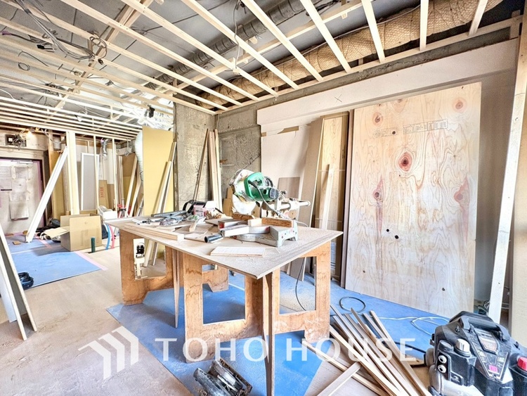 内装 現在改装中◆住む喜び、楽しさ、感動◆を君と共有したい。いつまでもずっと家族を見渡せるこの広い空間で。