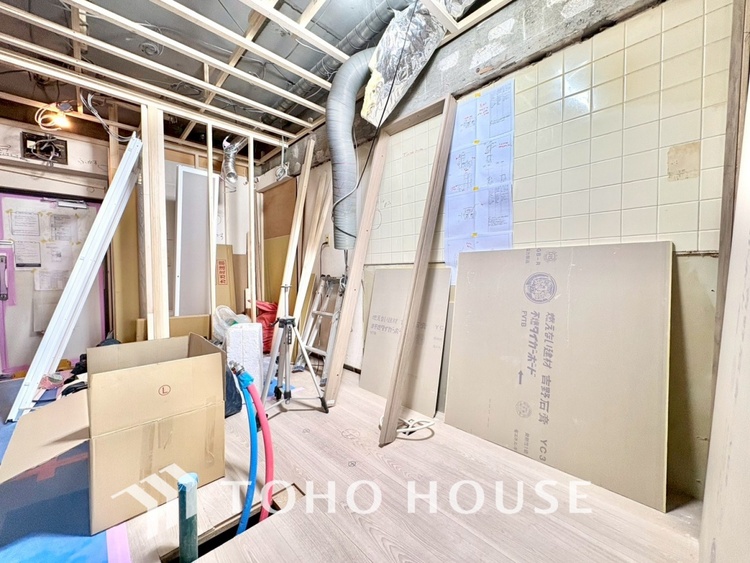 キッチン 現在改装中◆ワクワク◆開放的で機能性も高いシステムキッチン。お子様は毎日のご飯にワクワク！