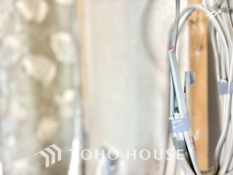 洗面 現在改装中◆快適◆煌びやかな暮らしの中にも忘れたくない快適さ。大きな収納が助けてくれます。