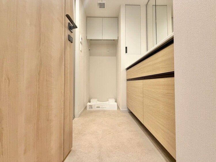 その他 十分な広さの脱衣所。