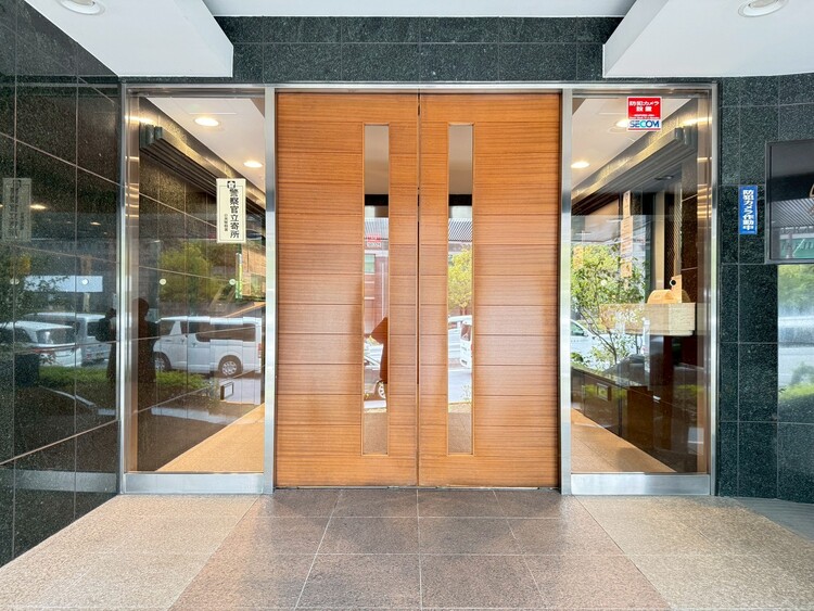 その他 上質感漂う玄関アプローチです。