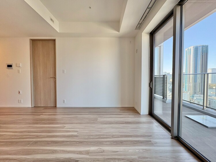 居間 伸びやかな空間のなかで、ゆったりとしたひとときを過ごせます。