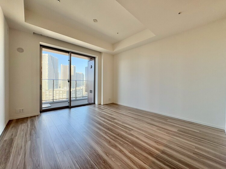 居間 落ち着いた雰囲気に包まれて、伸びやかな空間。