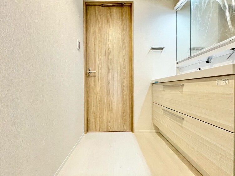 その他 十分な広さの脱衣所。