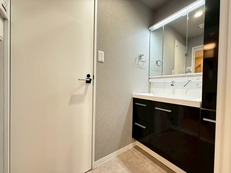 その他 十分な広さの脱衣所。