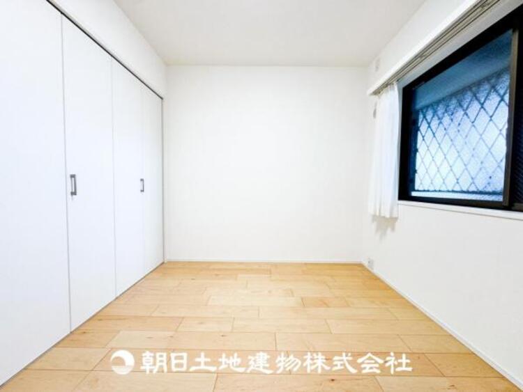 内装 【居室】爽やかな空間演出とセンス良く纏められた室内は素敵な寛ぎ空間です。
