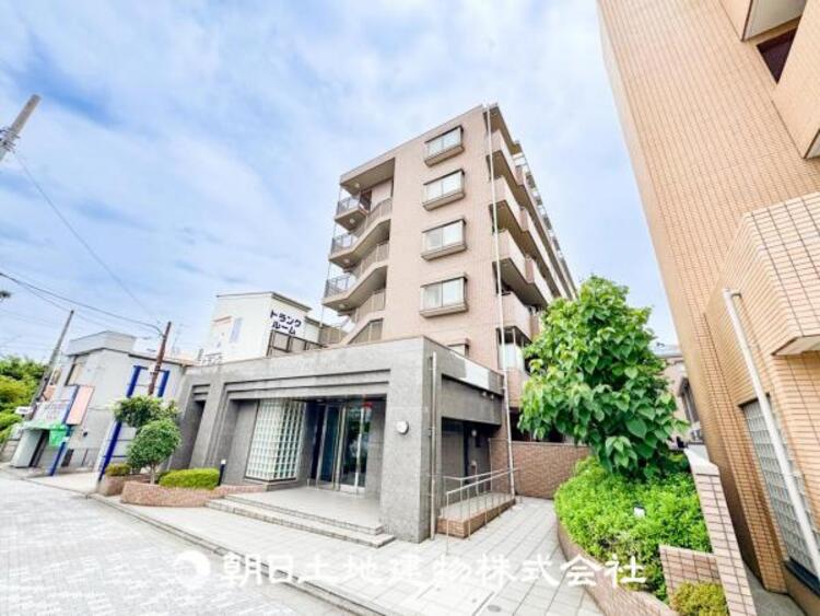 外観 時間のゆとりと空間、暖かな陽光がもたらす光と風を独占してください。
