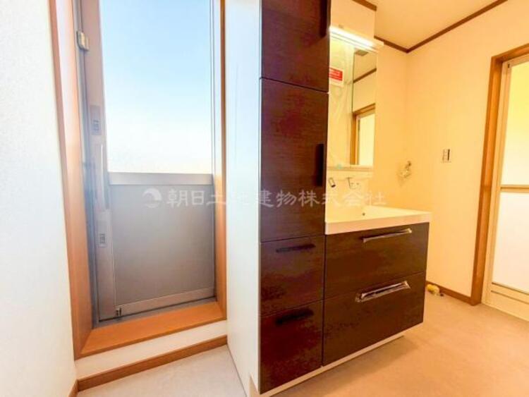 洗面 【洗面・脱衣所】普段は人目につかないスペースにもこだわりを。つくり手の気持ちを『心』がつたわります。 