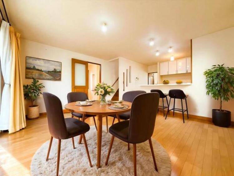 居間 本画像はCGで作成しております。実際に現地に家具は置かれておりません。また、価格に家具は含まれておりません。