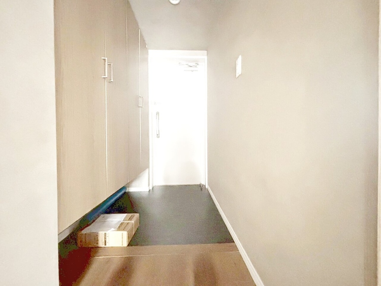 玄関 シューズボックスを完備した玄関です。