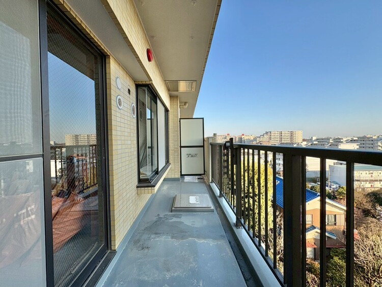 バルコニー 暮らしの中で、光と風を演出してくれるバルコニー。