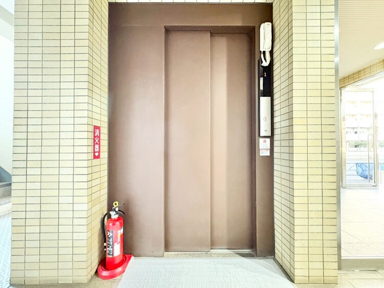 設備 エレベーターの管理も、きちんと行き届いてます。