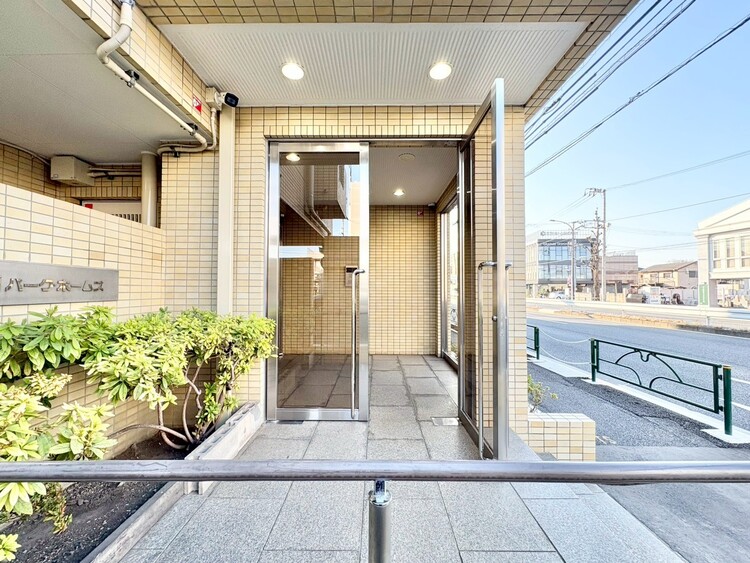 エントランス 外と内をつなぐエントランスは、まさに顔となる場所。