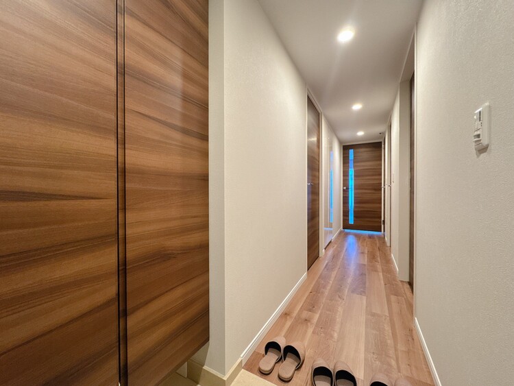 玄関 シューズボックスを完備した玄関です。