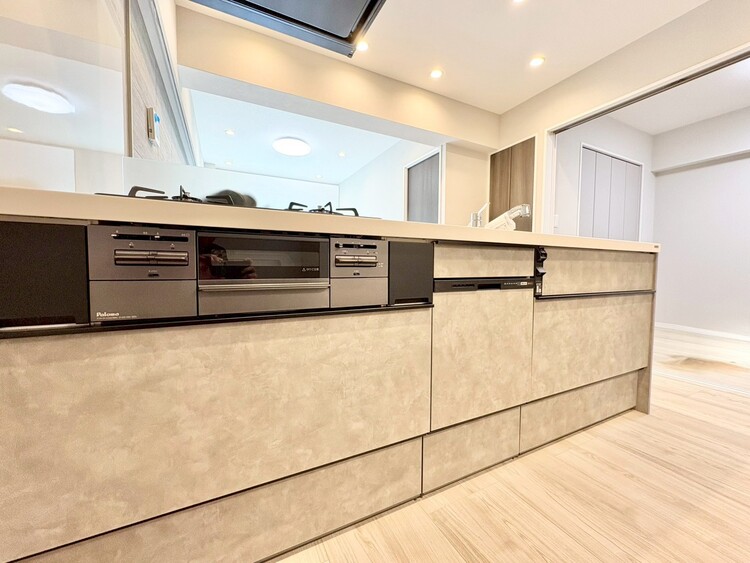 キッチン 洗練されたスタイリッシュなデザイン性と使いやすさを備えた仕様。