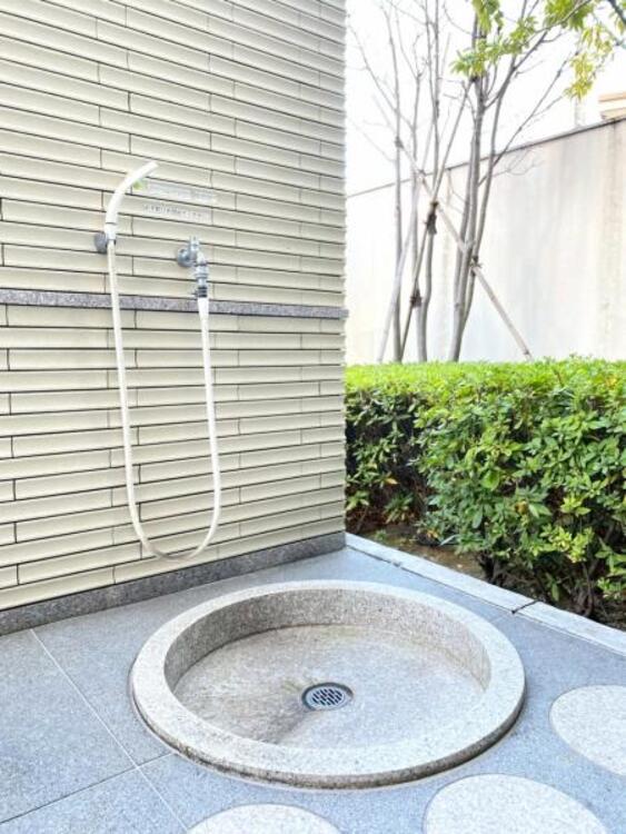 その他 マンション敷地内にはペット用の足洗場（ウォッシュポート）完備