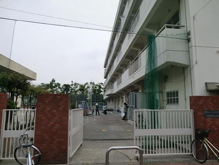 周辺 南六郷小学校	430m