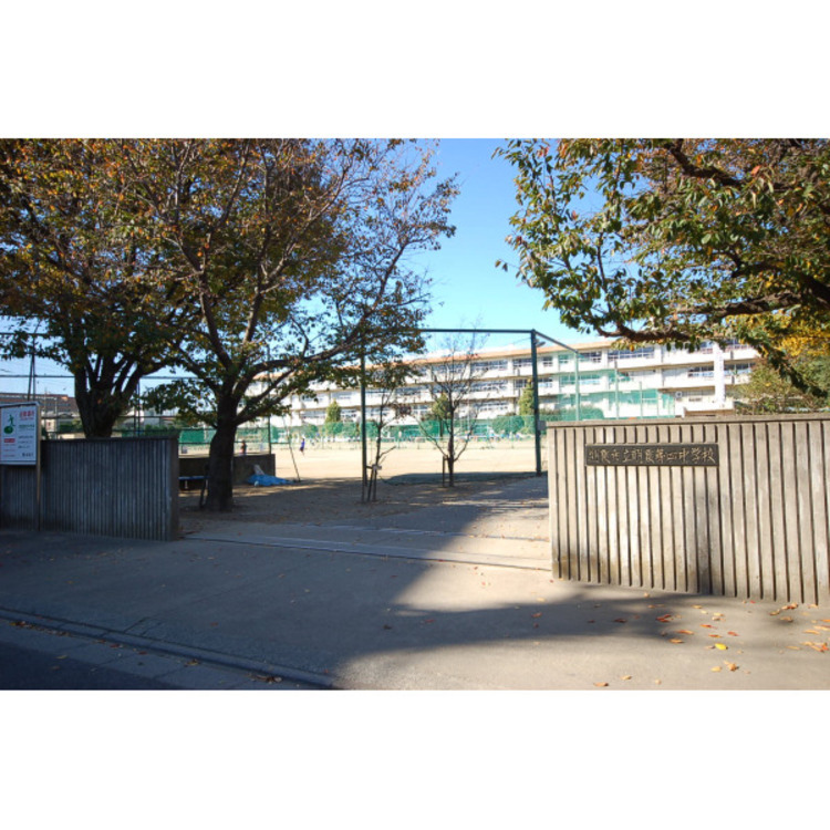 周辺 朝霞市立朝霞第四中学校(約1500m)