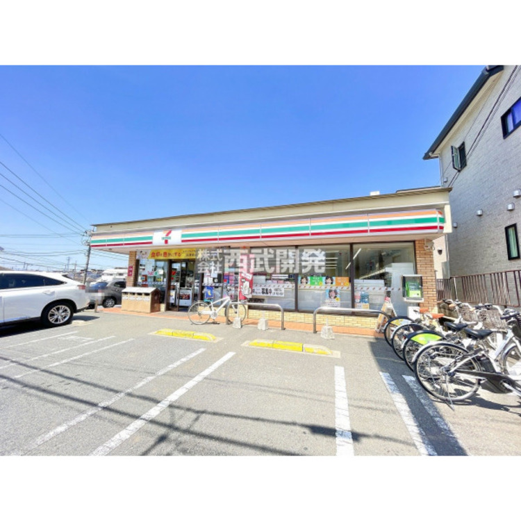 周辺 セブンイレブン和光新倉店(約416m)
