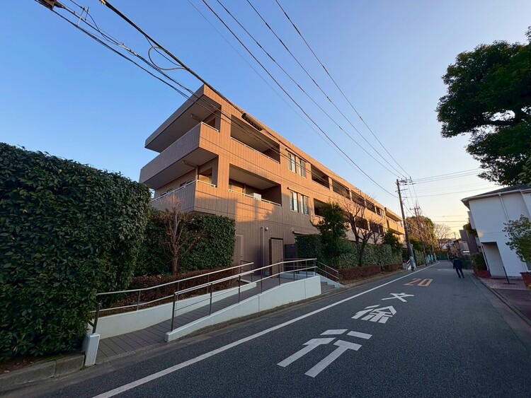 その他 飽きのこないシンプルモダンな外観です。