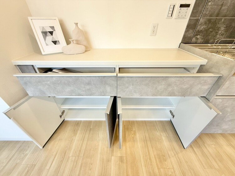 その他 収納スペースが付いていて、お部屋を広く使っていただけます。