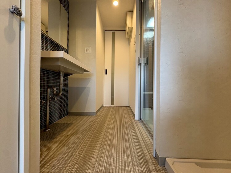 その他 十分な広さの脱衣所。