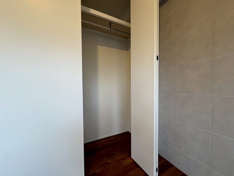 その他 収納スペースが付いていて、お部屋を広く使っていただけます。