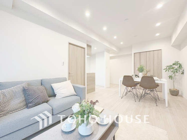 内装 【LIVING】◆陽光◆が差し込む。この開放的なLDKに家族の笑顔が集う。家族が一緒に過ごす空間は明るく、そして居心地よく。