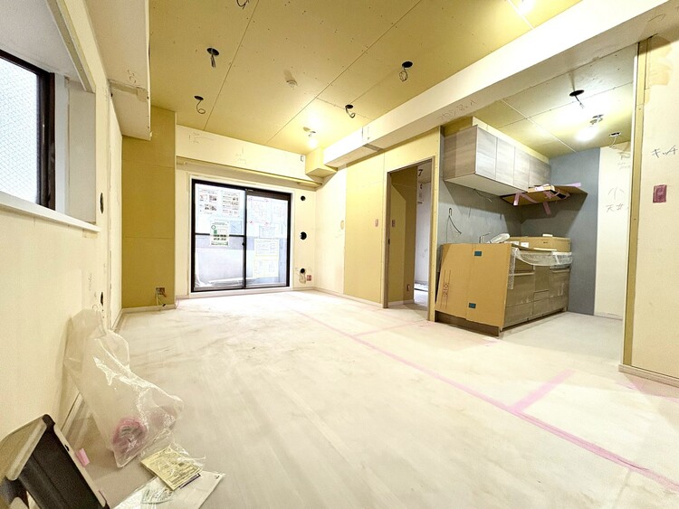 内装 現在改装中◆扉を◆開くとこの景色。家族の”おかえり”の声が聞こえてきそう。