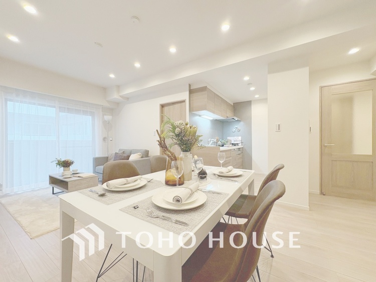 内装 【LIVING】◆住む喜び、楽しさ、感動◆を君と共有したい。いつまでもずっと家族を見渡せるこの広い空間で。