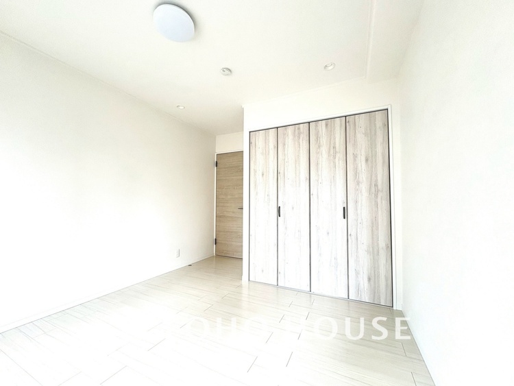 内装 【PRIVATE ROOM】◆属毛離裏◆子は父を手本とし、母に愛育されて成長する。家族の深い繋がり。いつまでも大切にしたい。