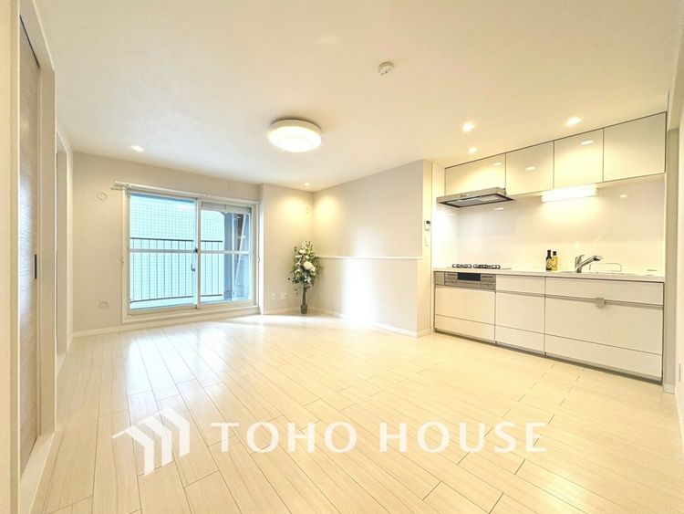 内装 【LIVING】◆住む喜び、楽しさ、感動◆を君と共有したい。いつまでもずっと家族を見渡せるこの広い空間で。