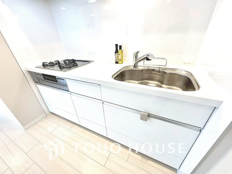 キッチン 【KITCHEN】◆ワクワク◆開放的で機能性も高いシステムキッチン。お子様は毎日のご飯にワクワク！