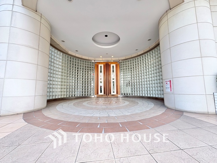 その他 【ENTRANCE】◆そびえ立つ◆我が家のシンボル。遠くの空が赤く染まる夕べが待ち遠しい。