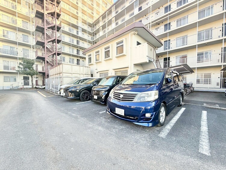 その他 駐車スペースが嬉しいですね。※空き状況は都度ご確認下さい。